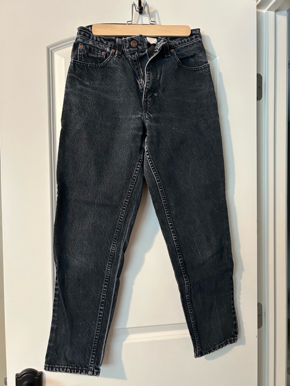 Vintage Levi's Black Washed Straight Jeans - Picture 2 of 6